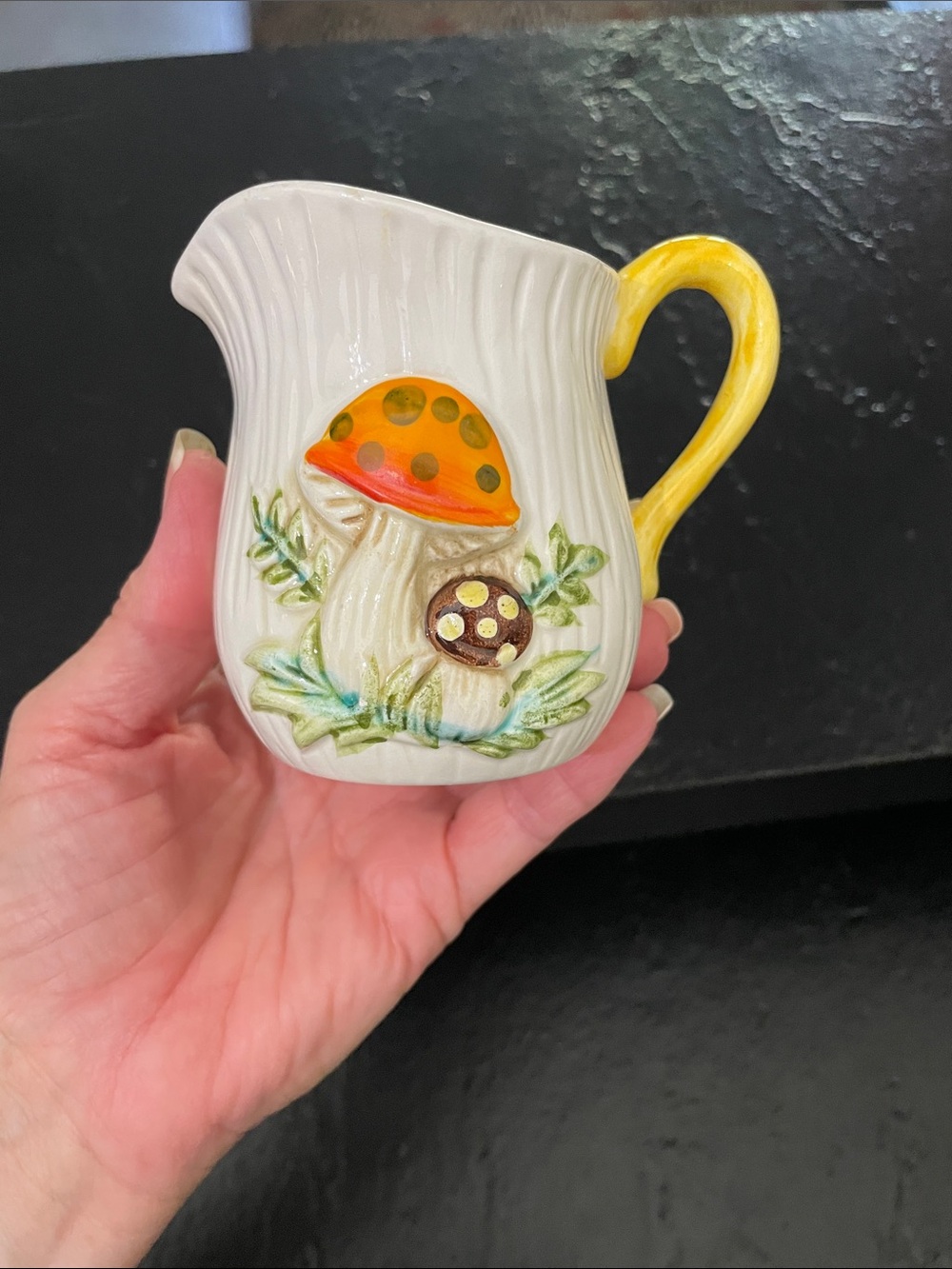 Sears Robuck Co Ceramic 1978 Mushroom Pitcher - Yellow Handle Clean - Picture 2 of 7